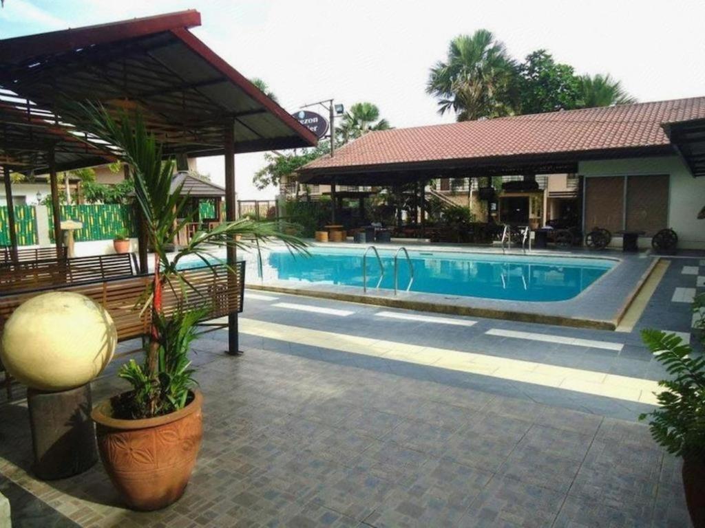 Quezon Premier Hotel Lucena Exteriör bild